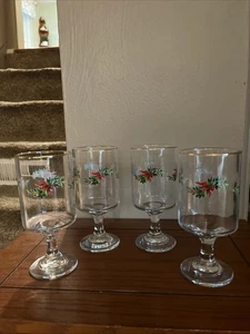 4 Pfaltzgraff Christmas Heritage 8oz Goblets - Picture 1 of 9