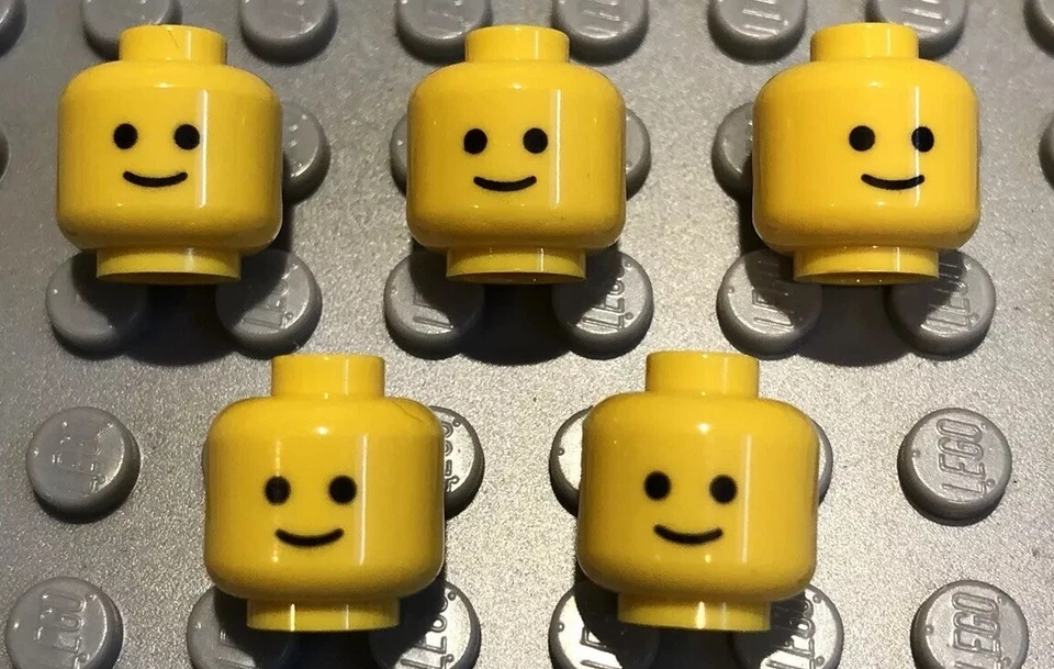 5 X NEW LEGO Yellow Heads Smile Smiley Grin Face Minifigures Figs Lot 35 - Image 1 of 1