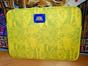 JUICY COUTURE Yellow Swirl Neoprene 3rd Gen iPad Sleeve Case Cover New see desri - Picture 1 of 14