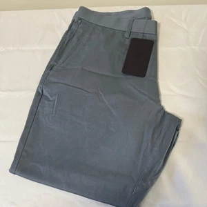NEW Fabletics Men’s 36x30 High Side Chino Classic Fit Gray Stretch MSRP $94 - Picture 1 of 11