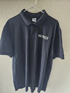 Polo nera Final Fantasy VII 7 Remake Gamestop promo dipendente uomo taglia XL - Foto 1 di 5