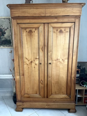 Armoire bois massif clair rénovée - Très bon état - H216 / L 127 / P55 (Chêne?) - Photo 1/4