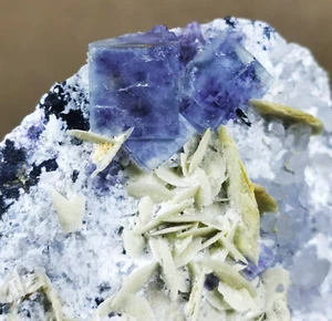 WOW!!! Rare Transparent Blue Cube Fluorite Crystal Mineral Specimen/China - Picture 1 of 11
