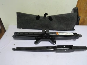 07 LINCOLN MKX SPARE TIRE JACK ASSEMBLY - Picture 1 of 3