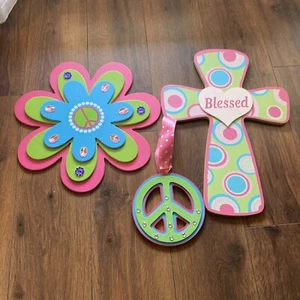 1 rosa Friedensschild, 1 Blume und 1 Kreuz Seligschild Mädchen Haus Wanddeko - Bild 1 von 11