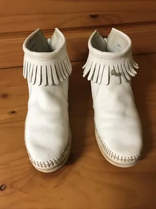 White Moccasins Size 5.5 - Picture 1 of 4