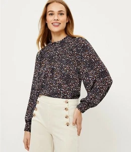 Loft, Petite Floral Ruffle Neck Bib Blouse, XS Petite, Navy - Foto 1 di 12