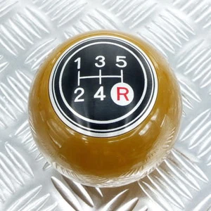 SHIFT KNOB 5 SPEED BROWN + BLACK MANUAL 8MM 12MM THREAD SIZE - Picture 1 of 2