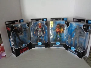 4 McFarlane DC Multiverse Action Figuren Batman, Robin, Green Arrow, Demon - Bild 1 von 9