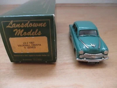 Modelos Lansdowne LD2; 1957 Vauxhall Cresta Serie E sedán; verde; MB Foto 1 de 4