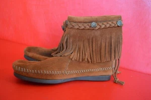 Minnetonka Moccasin High Top Back Zip Boot Fringed Leather Size 5 - Picture 1 of 9