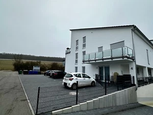 Barrierefreie 3ZKB-Wohnung im Erdgeschoss mit Garten - Bild 1 von 13