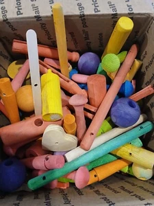 3 POUND 130 PIECE BIRD TOY PARTS ASSORTED SMALL MEDIUM PARROTS COLORED WOOD - Picture 1 of 5