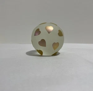 STUNNING! Vintage CORREIA Art Glass IRIDESCENT GOLD HEART Marble PAPERWEIGHT - Picture 1 of 4