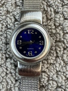 Unbranded Womens Watch Silver Tone Mesh Band & Case Blue Dial New Battery - Picture 1 of 4