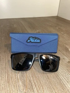 HOBIE ECLIPSE ~ GAFAS DE SOL RECTANGULARES ~ MARCO NEGRO LENTE CARBÓN - Imagen 1 de 6