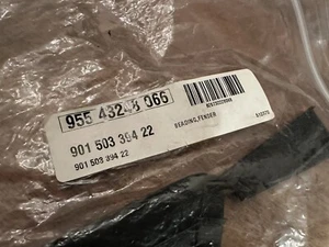 Porsche 911 / 912 / 930 Seal Beading (Fender To Cowling) 4.3 mm - Picture 1 of 2