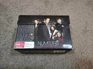 Numb3rs The Whole Equation Complete Series Collection Boxset Region 4 DVD - Foto 1 di 5