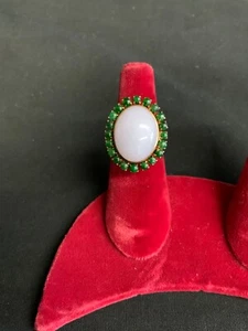 Anello in oro 14 kt con giadeite lavanda e smeraldo, misura 6,75 (lou8) - Foto 1 di 4