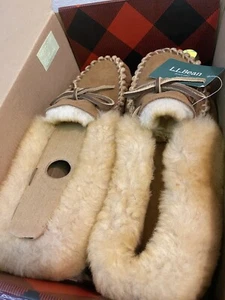 L.L. Bean Wicked Good Moc Moccasin Slipper Women’s 10 NIB Lamb Fur Australia - Picture 1 of 7