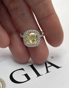 Cushion Brilliant Fancy Color GIA Certified 3.52 Carats Platinum - Picture 1 of 5