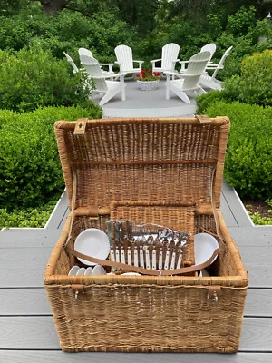 25pc HUGE WILLIAMS SONOMA WICKER LEATHER TAILGATE PICNIC TRUNK HAMPER BASKET SET - Image 1 of 4