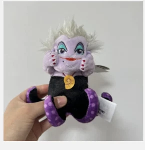 Auténtico juguete de muñeca de peluche con imán de Ursula de Shanghai Disney Store - Imagen 1 de 1