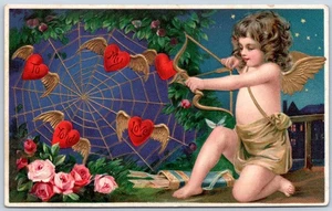 AK Valentinstag Amor schießt Pfeil auf Herzen im Spinnennetz HV08 - Bild 1 von 2