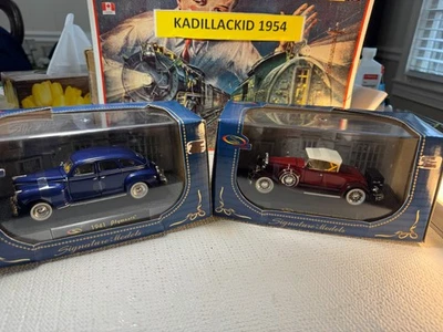 1:32 SCALE SIGNATURE-1941 PLYMOUTH & 1930 PERCE -ARROW  - DIECAST-NEW💥T1508 - Image 1 of 4