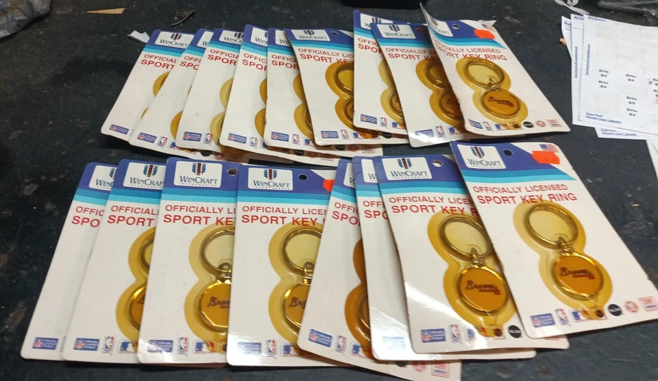 Lot Of (17) 1990's WinCraft Logo Keychain NOS Atlanta Braves Baseball Key Rings - Image 1 of 1