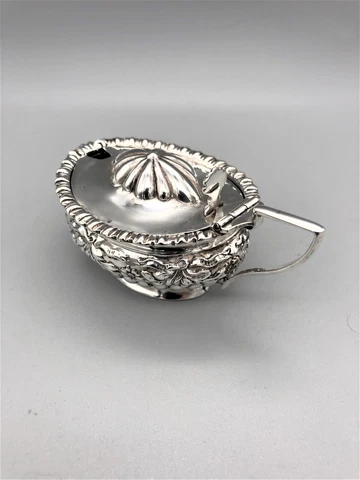 VICTORIAN STERLING SILVER MUSTARD POT, WILLIAM HUTTON & SONS, LONDON, 1897 Cover