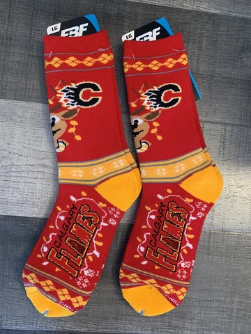 CALGARY FLAMES NHL HOCKEY JERSEY LOGO REINDEER CREW SOCKS LARGE 2 PAIR SET Cover