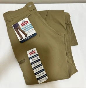 Pantalones cargo todo terreno Wrangler para exteriores 30 X 32 calce recto tostado - Imagen 1 de 4