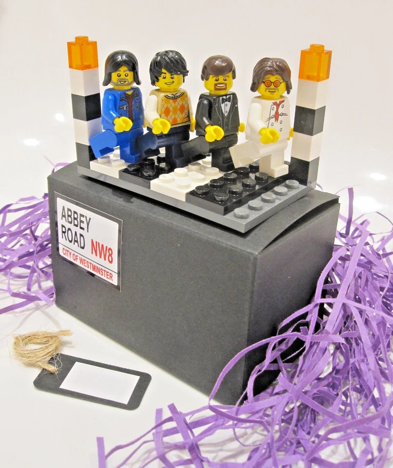 The Beatles GIFT BOX SET - 100% Genuine Lego pieces - Abbey Road zebra crossing - Image 1 of 4