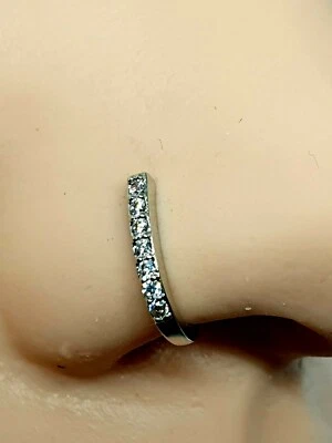 Bracciale con perno naso a clip 7 zirconi linea anello micro pavè gioielli gi... - Immagine 1 di 4