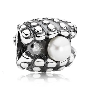 Auténtico encanto de playa Pandora concha de perla blanca 791134P Foto 1 de 2