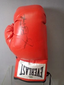 James Buster Douglas Signed Everlast Boxing Glove with Schwartz Sports COA - Picture 1 of 9