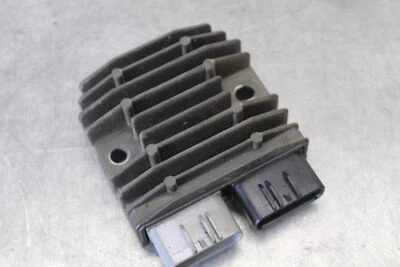 09-14 REGULADOR DE VOLTAJE RECTIFICADOR YAMAHA YZF R1 1D7-81960-01-00 BB696 Foto 1 de 4