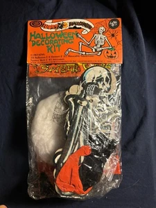 Vintage Betta Halloween Decorating Kit Nos  - Picture 1 of 2