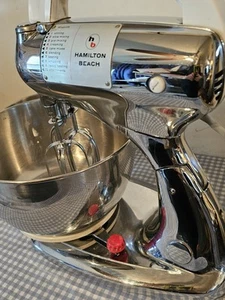 1963 Hamilton Beach Standmixer Modell K Chrom mit Rührbürsten & 2 Schüsseln, funktioniert - Bild 1 von 17
