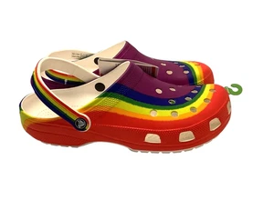 Neu mit Etikett Crocs Classic Rainbow Dye Clog Pride Herrengröße 12 - Bild 1 von 8