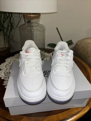 Talla 5 (GS) - Nike Air Force 1/1 Bajo Blanco Púrpura Pulso Foto 1 de 4