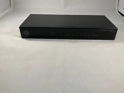 Pakedge SE-8-EP 8 Port Unmanaged Gigabit Network Switch with Power Cord - Image 1 of 4