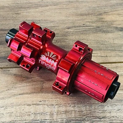 Buje trasero anodizado rojo Sun Ringle disco 24H 135 x 12 mm eje pasante Foto 1 de 4