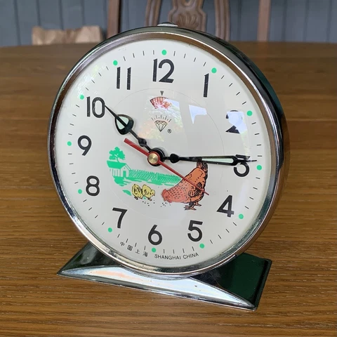 Vintage 1960's Diamond "Pecking" Chicken Hen Alarm Clock Shanghai China Works Cover