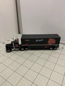 Ertl Die Cast 1:64 Kenny Wallace 40 Dirt Devil NASCAR Semi Truck Tractor Trailer - Picture 1 of 5