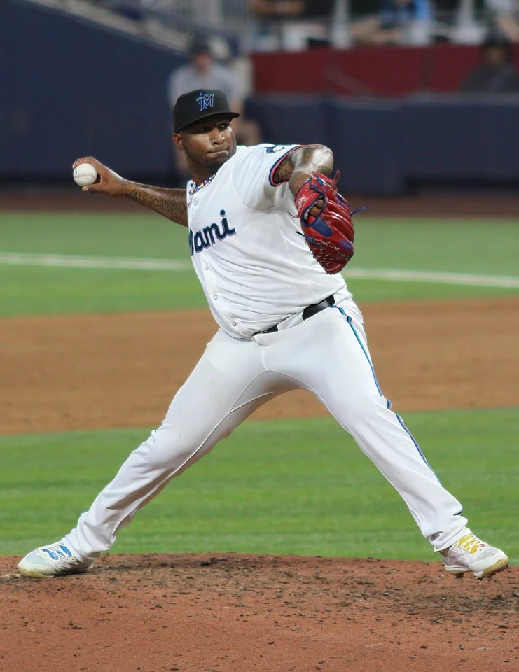 Sixto Sánchez Glossy Photo - Miami Marlins - Perfect for Autographs - Image 1 of 1