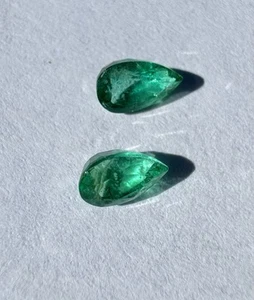 Natural Green Emerald, Pear Shape, 5by 3mm 2 Beautiful Green Sparkly 0.44 CTS - Picture 1 of 10