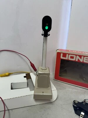 VINTAGE Lionel 6-2163 Auto Block Target Signal 1975 W/ 154c Contractors - Image 1 of 4