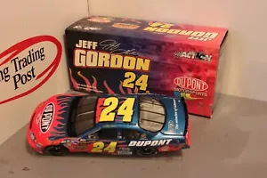 2002 Jeff Gordon Dupont 1/24 Action NASCAR Diecast - Bild 1 von 1